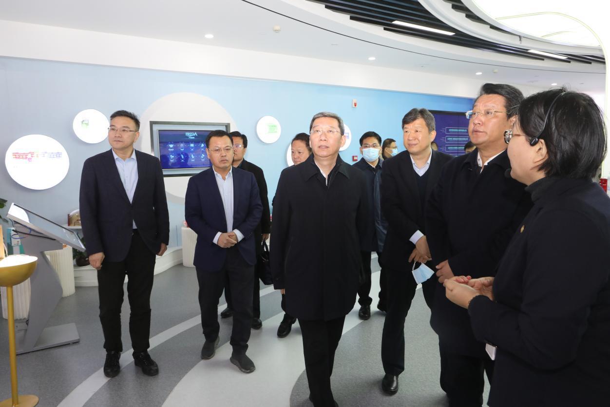 张兴利,高新区管委会主任助理杨兴存,鲁商集团党委副书记,董事刘守亮